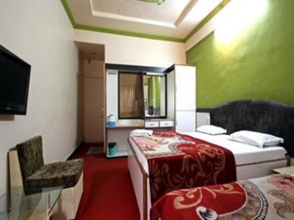 Tourist International Hotel 2*
