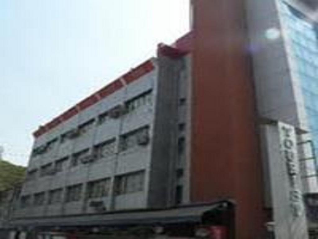 Tourist International Hotel 2*