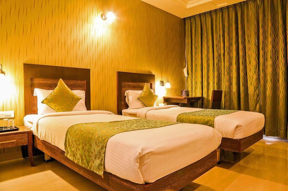 Tourist International Hotel 2*
